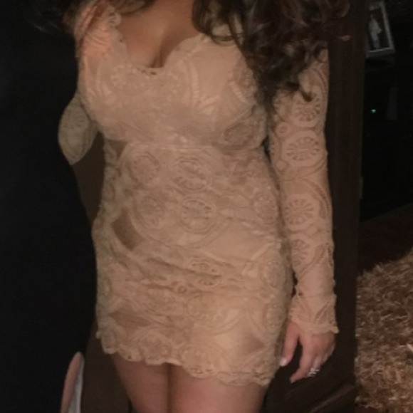 Missguided Dresses & Skirts - Pink lace dress